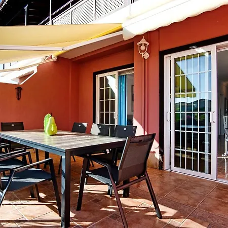 Gorgeous View Capitana Adeje 4bd/3bth +sauna Semesterbostad